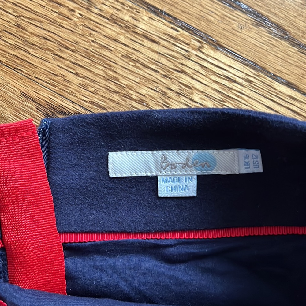 Boden | The Fun Embroidered skirt. A-line. Navy floral. US size 12 - Picture 4 of 7